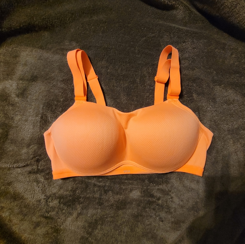 Victoria's Secret VSX Sports Bra 36C